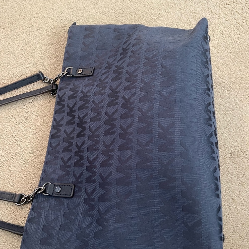 Michael Kors Jet Set Travel Chain Tote